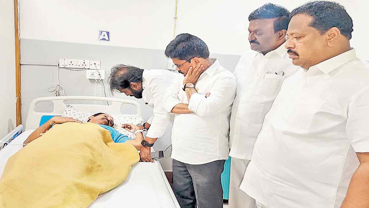 ఇక్కడ ఆంధ్రా అధికారుల పెత్తనమేంది?