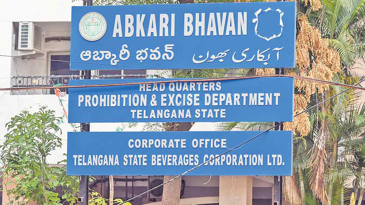 మూడు రోజులైనా నోరు మెదపలేదేం?