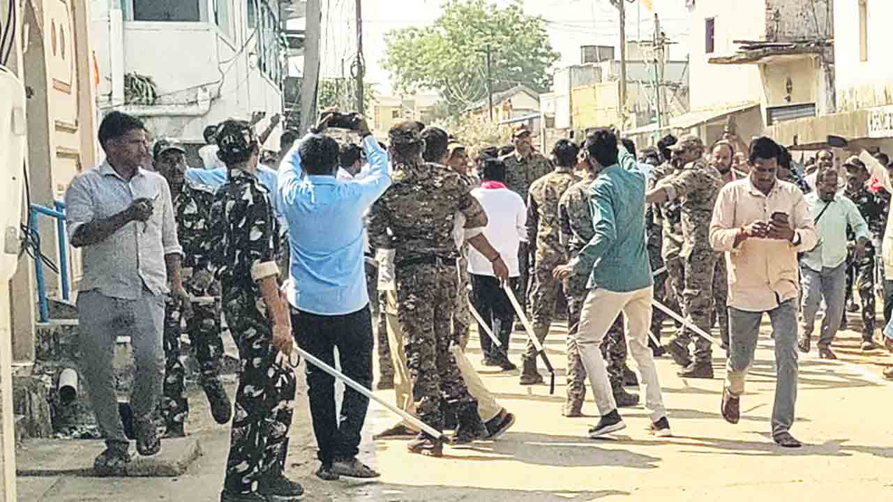 కాంగ్రెస్ బరితెగింపు