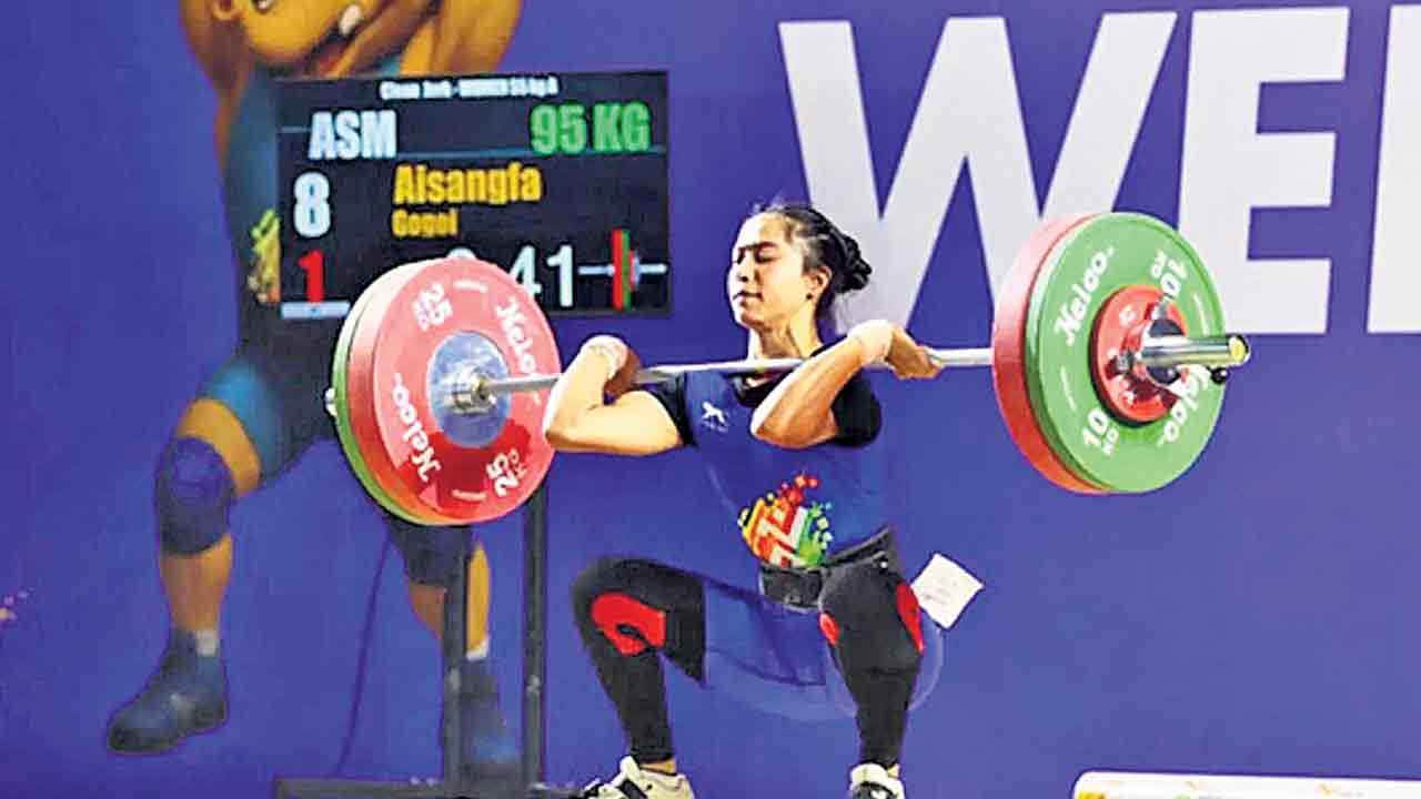 వెయిట్‌ లిఫ్టర్లకు నాలుగు స్వర్ణాలు