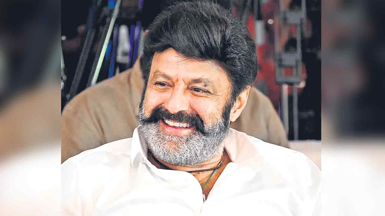 మరో డైరెక్టర్‌ కథకు గ్రీన్‌సిగ్నల్‌?