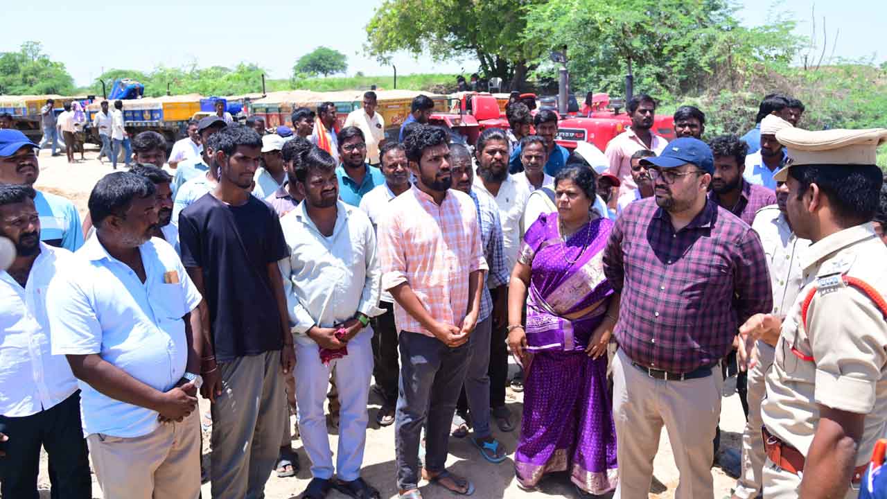 ఆన్‌లైన్‌ పద్ధతిలోనే ఇసుక రవాణా జరగాలి