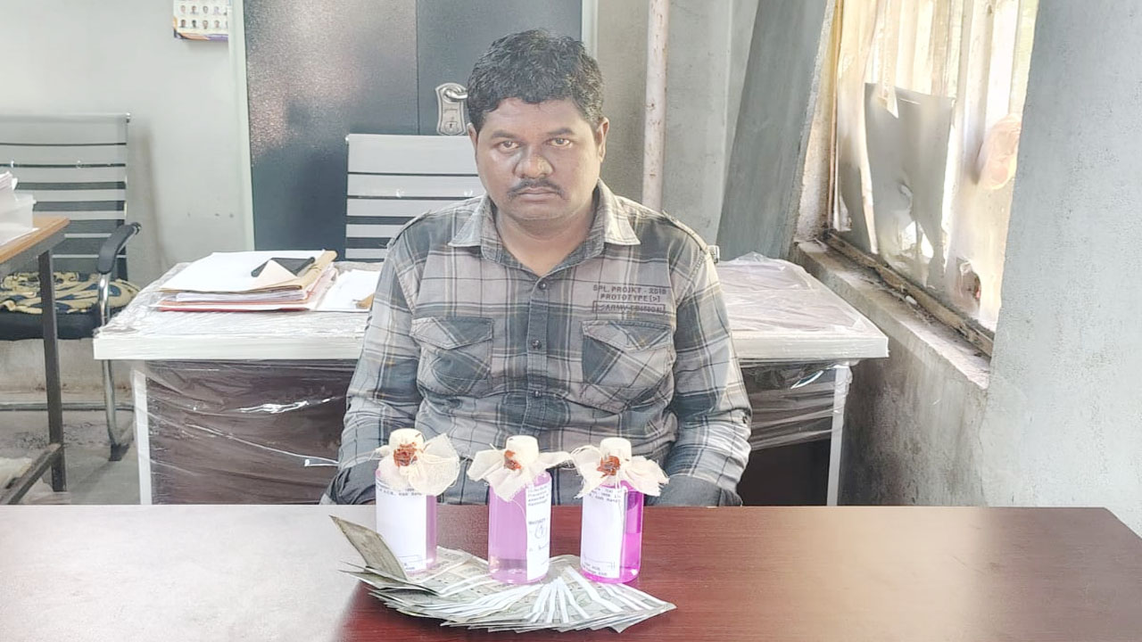 ACB Net | ఏసీబీకి చిక్కిన ఆర్‌ఐ.. రూ.10వేలు లంచం తీసుకుంటు పట్టుబడ్డ అధికారి