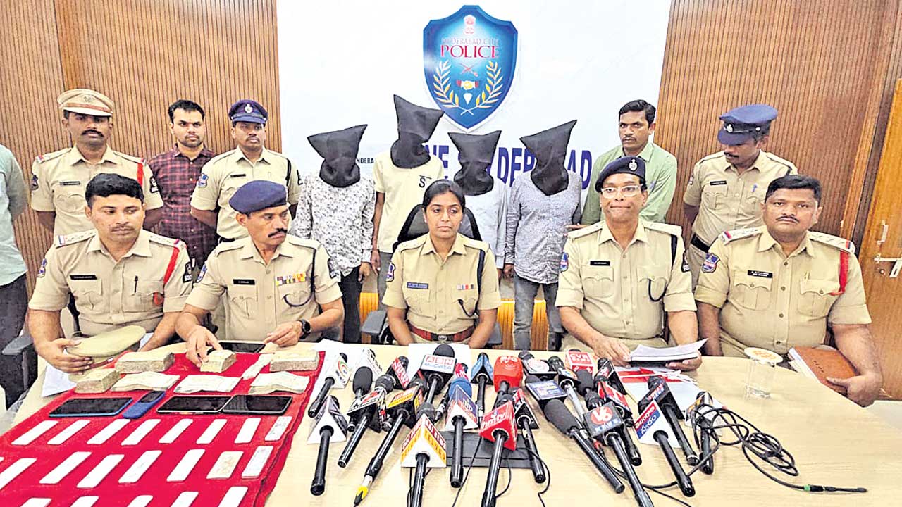 వెండి వ్యాపారులే టార్గెట్‌.. !