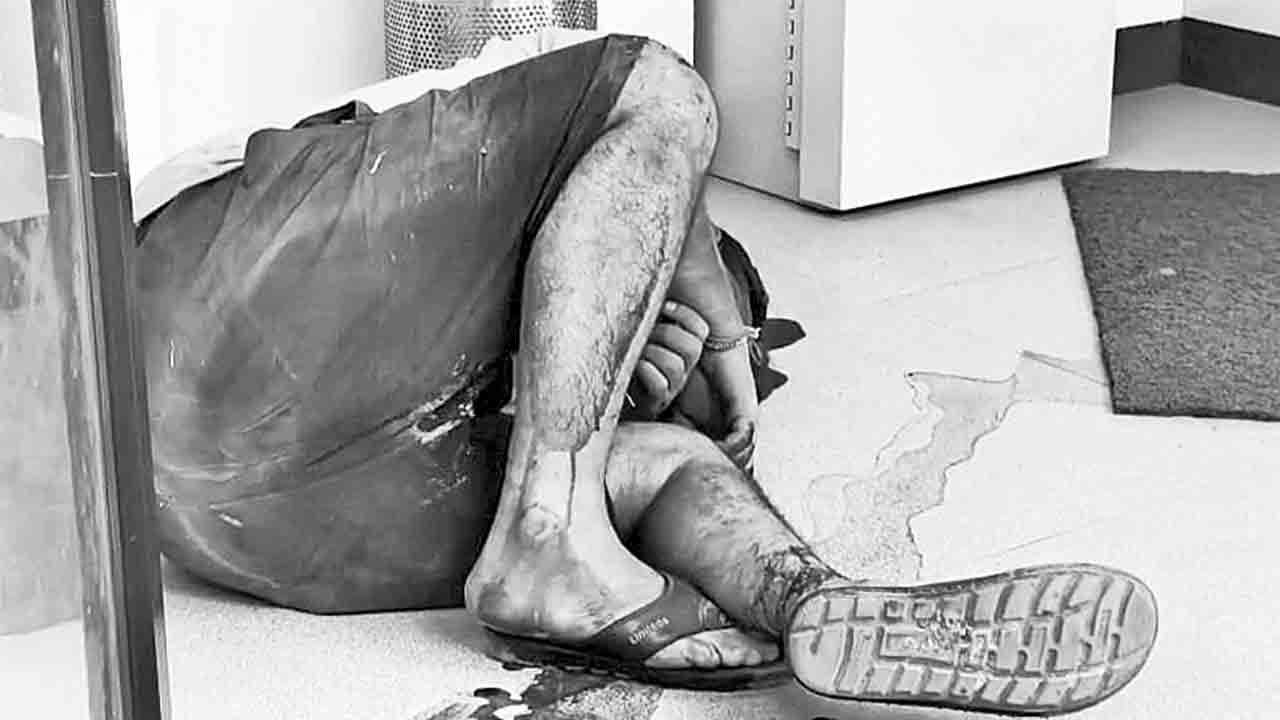 ఏటీఎంలో మృతదేహం