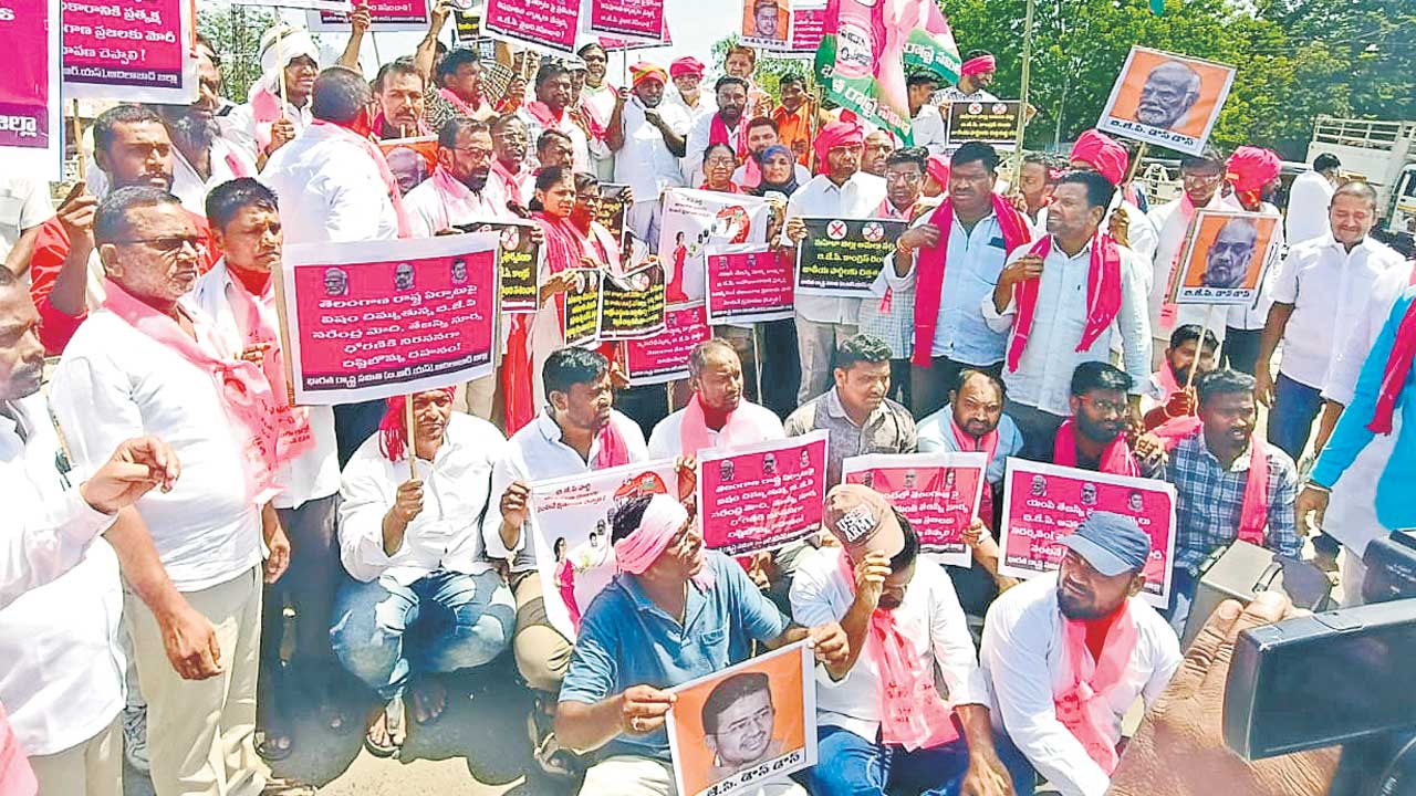 తెలంగాణపై విషం