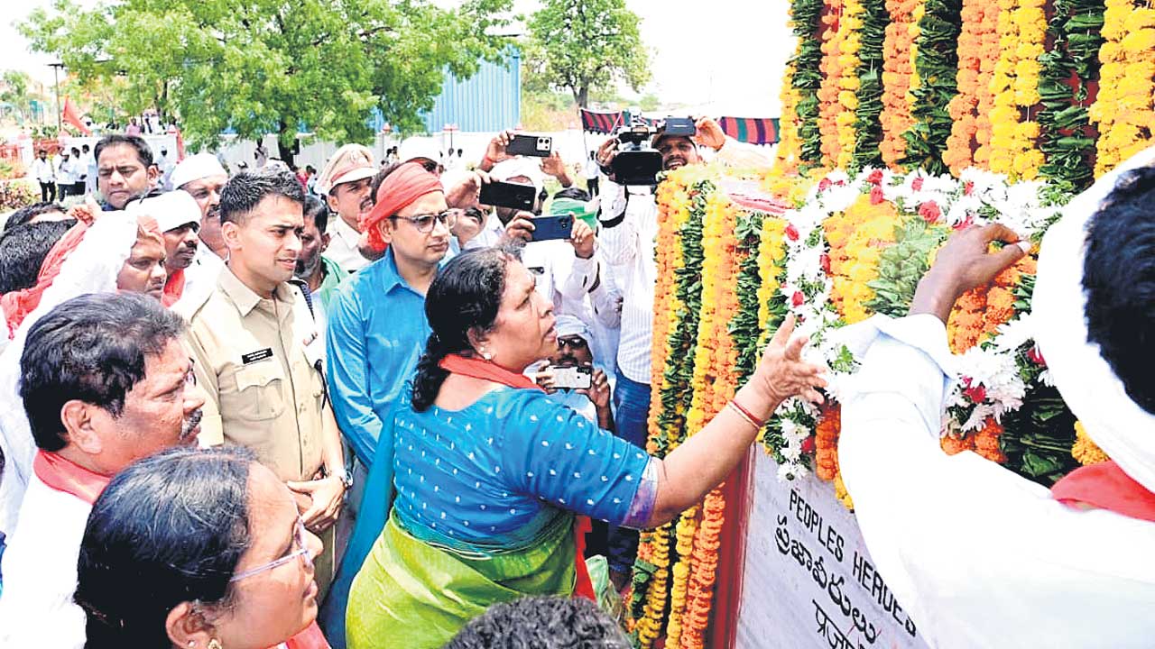 అమరులకు నివాళి