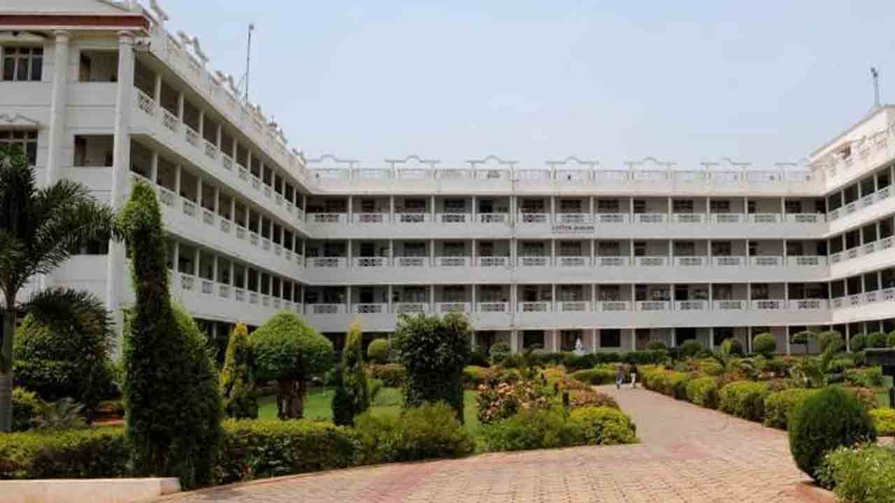 ఆదిత్య కాలేజీలకు గుర్తింపులేదు.. విద్యార్థులు ఆ సంస్థల్లో చేరవద్దు: ఉస్మానియా యూనివర్సిటీ