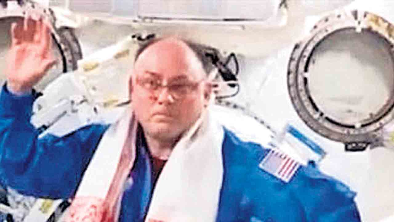 అంతరిక్షంలో అస్సామీ నృత్యం!