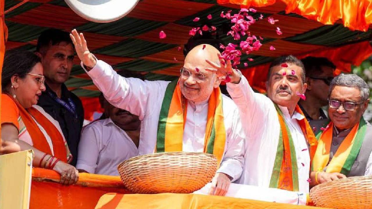 Amit Shah | అమిత్ షా పర్యటనలో భద్రతా వైఫల్యం, ఘర్షణ.. నలుగురు పోలీసాఫీసర్లను సస్పెండ్ చేసిన ఈసీ