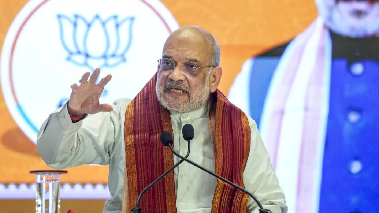 Amit Shah | నిర్భయంగా ఓటేయండి.. టీఎంసీని బంగాళాఖాతంలో కలపండి.. బెంగాల్ ప్రజలకు అమిత్ షా పిలుపు