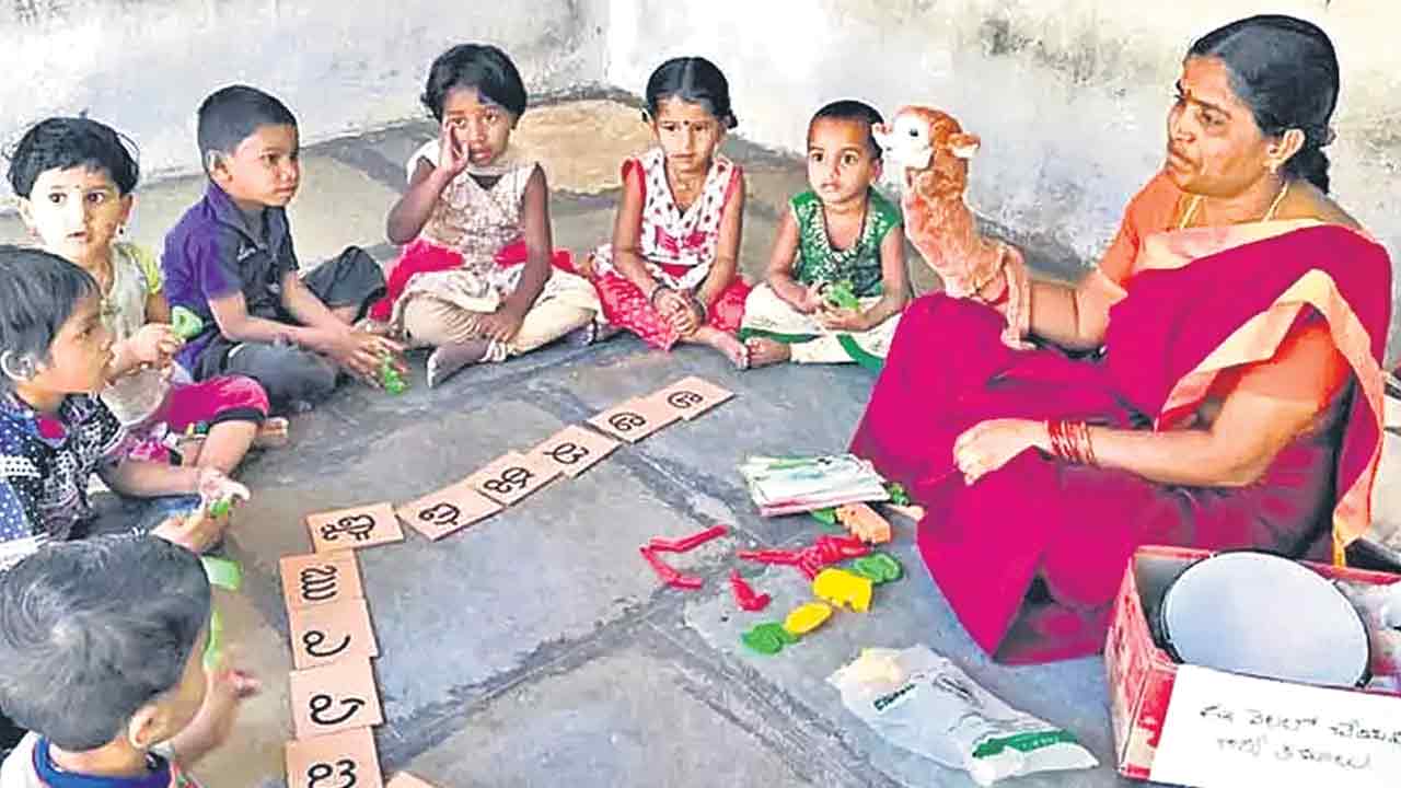 అంగన్‌వాడీలపై ‘ప్రీ ప్రైమరీ’ కత్తి