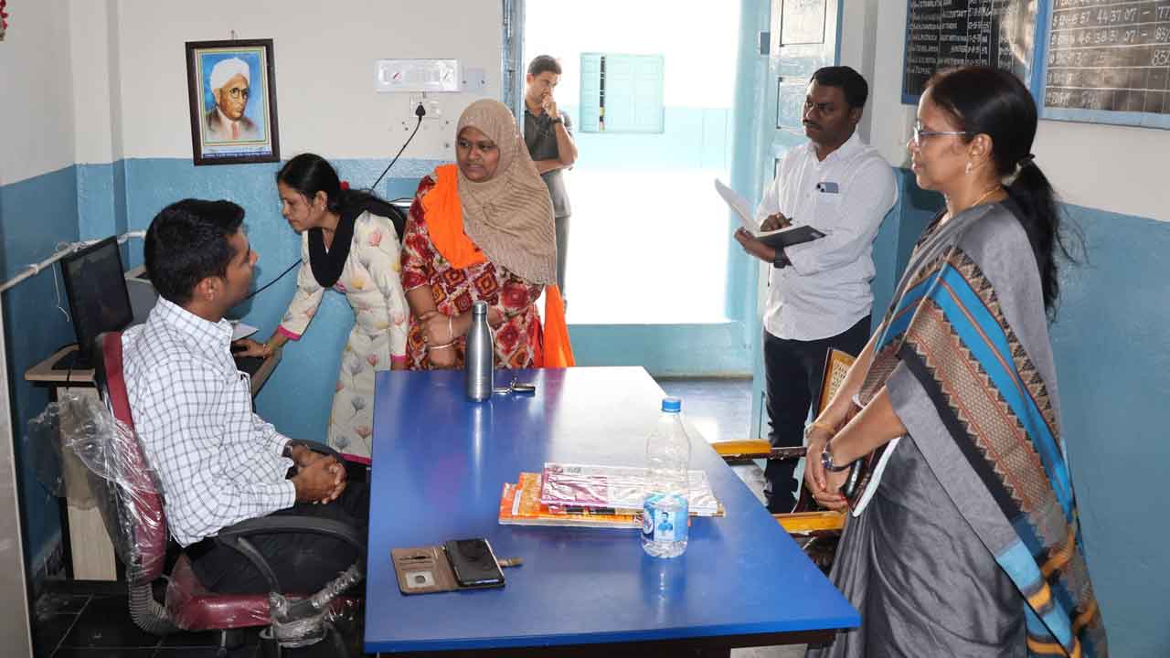 విద్యార్థుల హెల్త్‌కార్డు రూపొందించాలి