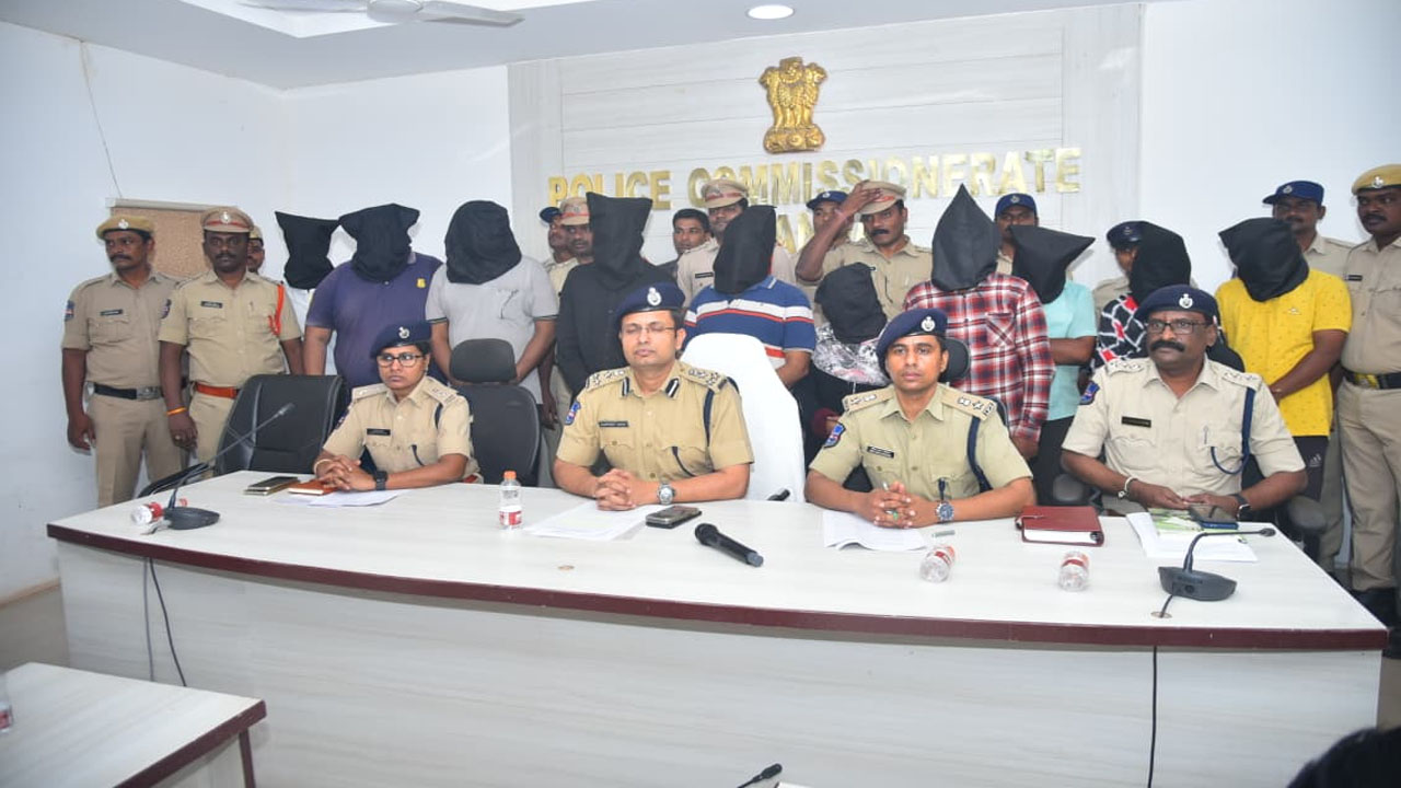 Arrest | ఆడపిల్లలకు జన్మనిస్తుందని భార్యను, ఇద్దరు కూతుళ్లను హత్య చేసిన భర్త, మరో 9 మంది అరెస్ట్‌