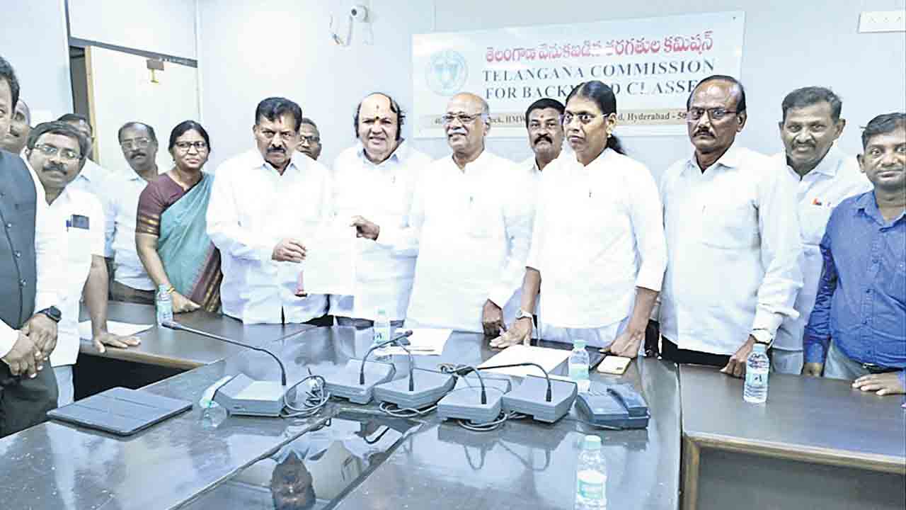 గంగపుత్రులకు తల్వార్‌ గుర్తా..? : ముఠా గోపాల్‌