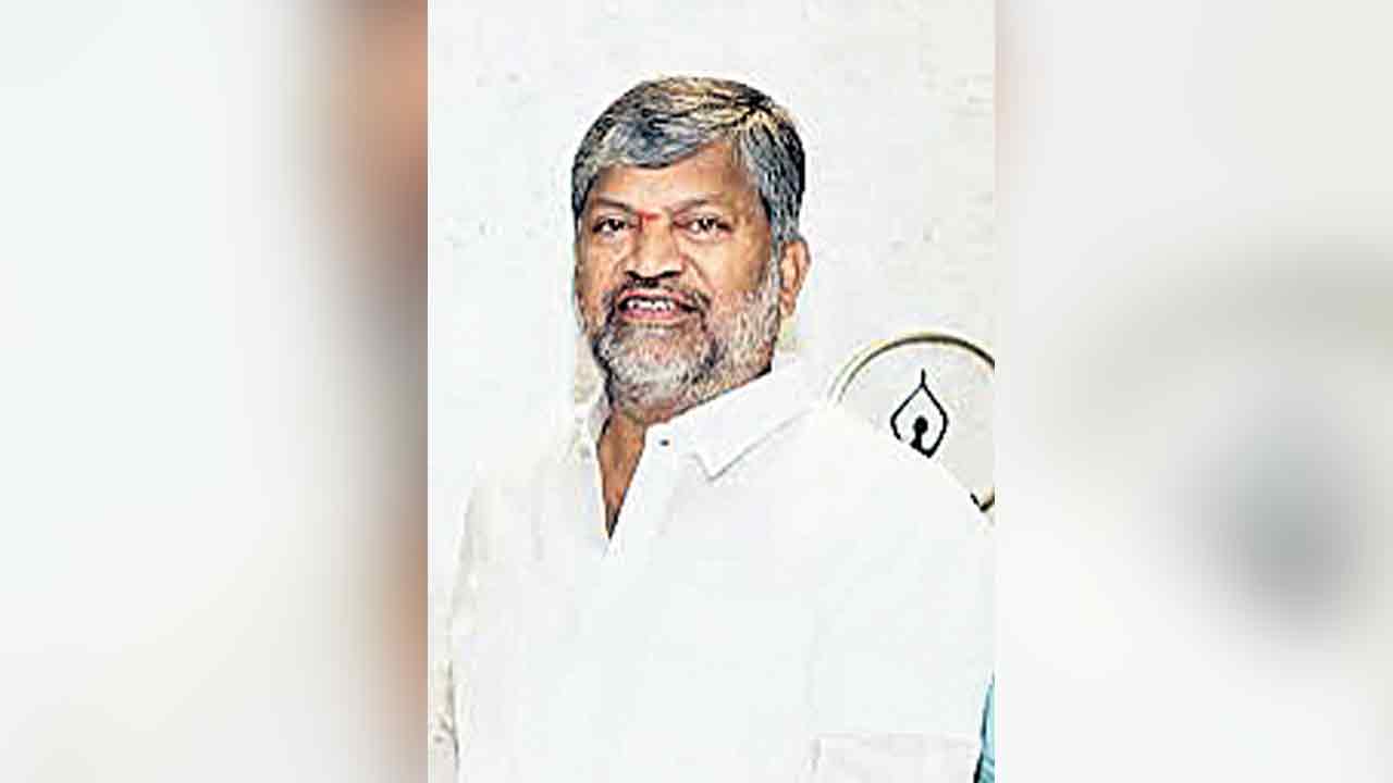 ‘చేనేత’లో టెండర్ల విధానం ఎత్తేయాలి