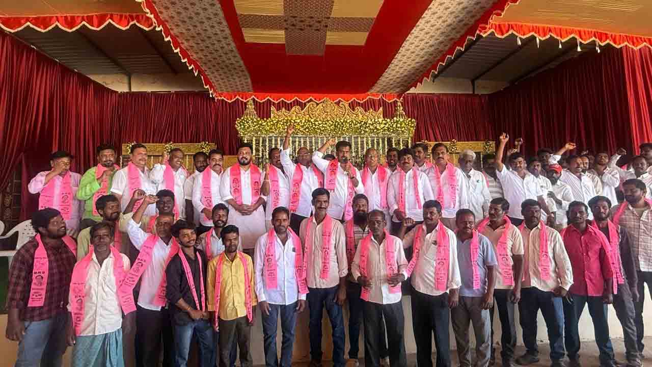 కార్యకర్తలను కాపాడుకుంటాం