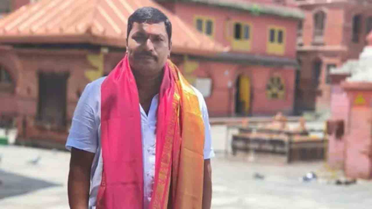 Builder Steps On Wife’s Neck | భార్య మెడను కాలుతో తొక్కి.. దారుణంగా హత్య చేసిన బిల్డర్‌