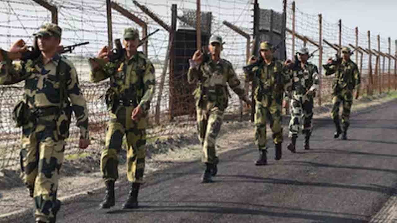 BSF | బంగ్లాదేశ్‌ సరిహద్దు జలాల్లోకి మొసళ్లు, పాములు.. చొరబాట్లకు చెక్‌ పెట్టేందుకు బీఎస్‌ఎఫ్‌ యోచన