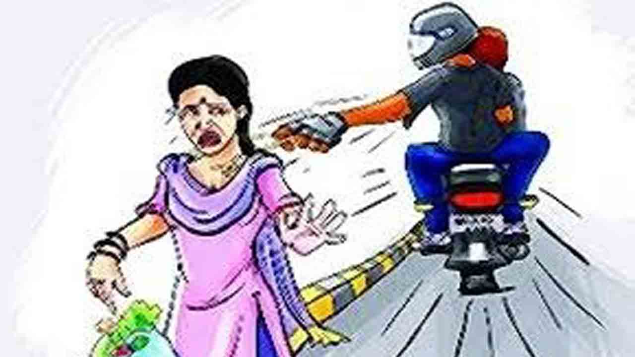 ఒంటరి మహిళలే టార్గెట్‌