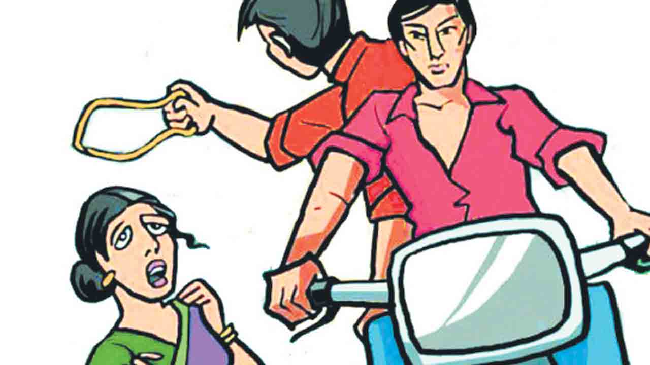 ఒంటరి మహిళలే టార్గెట్‌