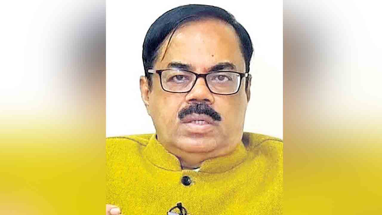 రిటైర్డ్‌ ఐఏఎస్‌ చిరంజీవులుకు ఫూలే ఎక్సలెన్స్‌ అవార్డు