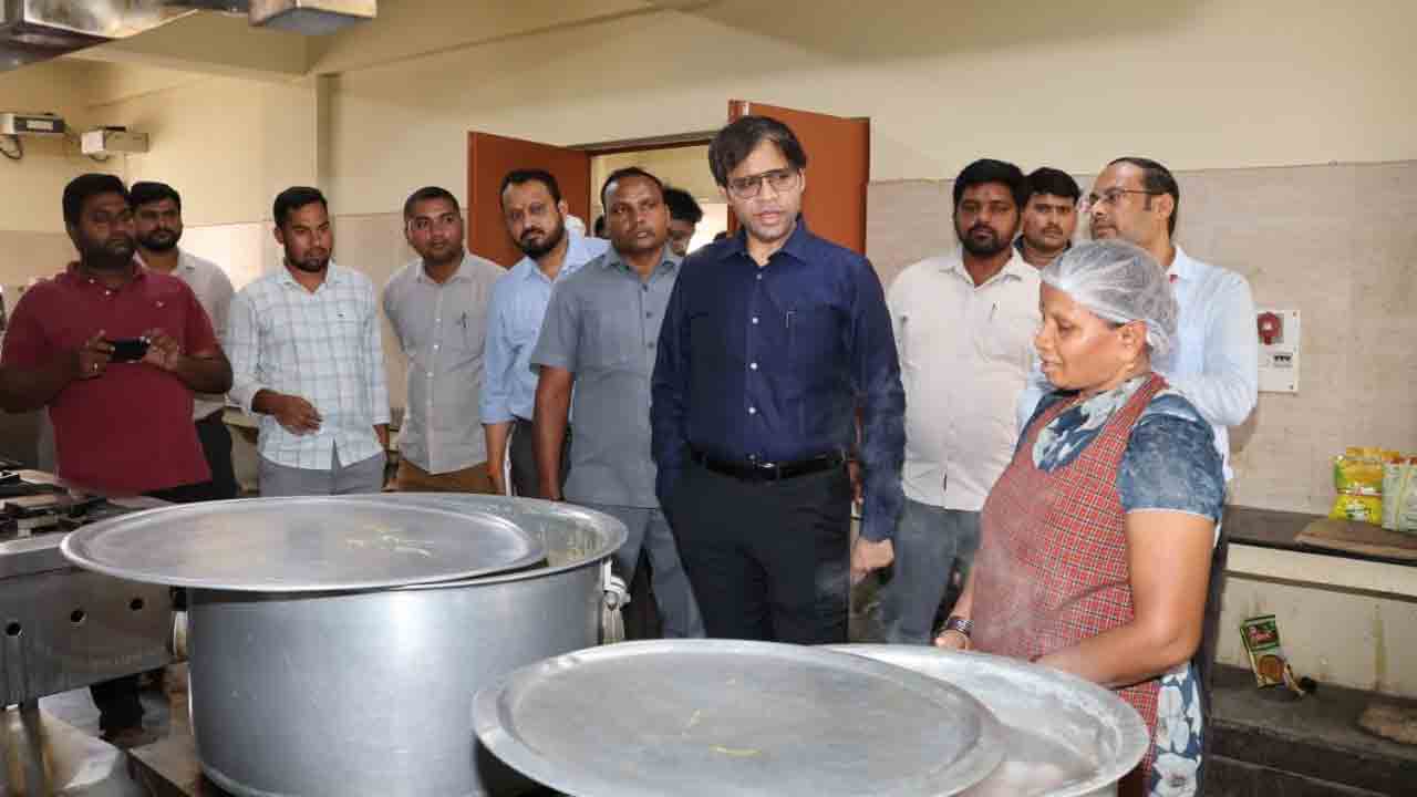 నాణ్యమైన భోజనం అందించాలి