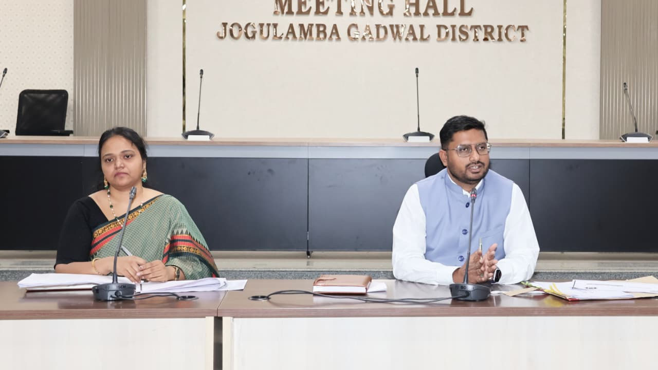 Collector Rizwan Basha | వైద్యాధికారుల పనితీరు మెరుగుపడాలి : కలెక్టర్‌ రిజ్వాన్‌ బాషా