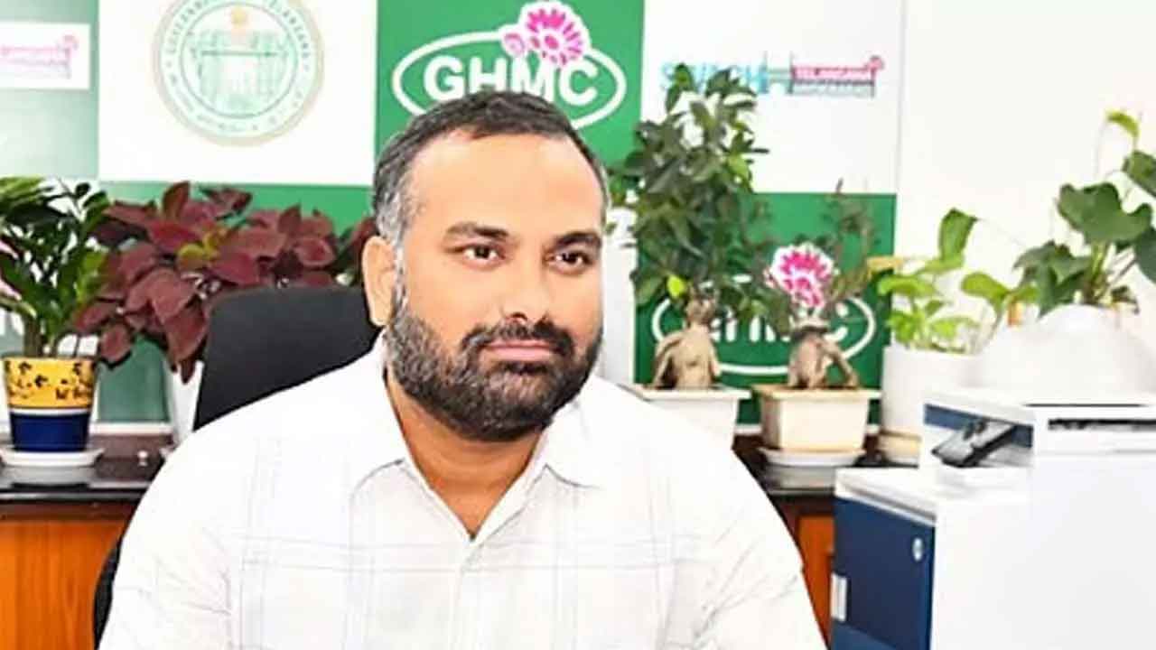 జీహెచ్‌ఎంసీలో డిప్యూటీ కమిషనర్ల బదిలీలు