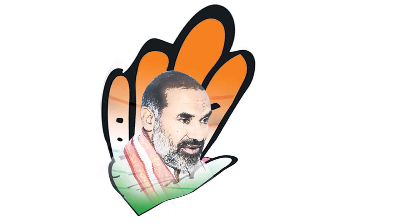 ‘ఆది’ ఇలాకాలోని ‘హస్తం’లో ముసలం?