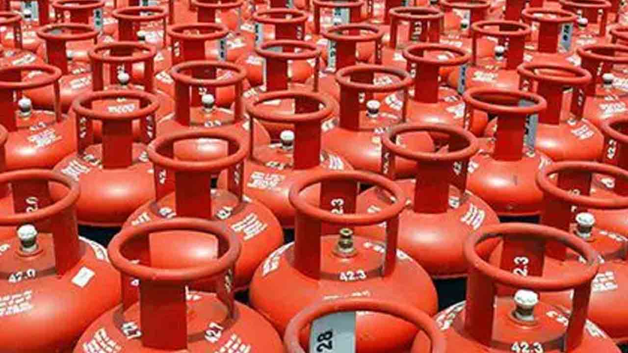 3,699 సిలిండర్లు సీజ్‌