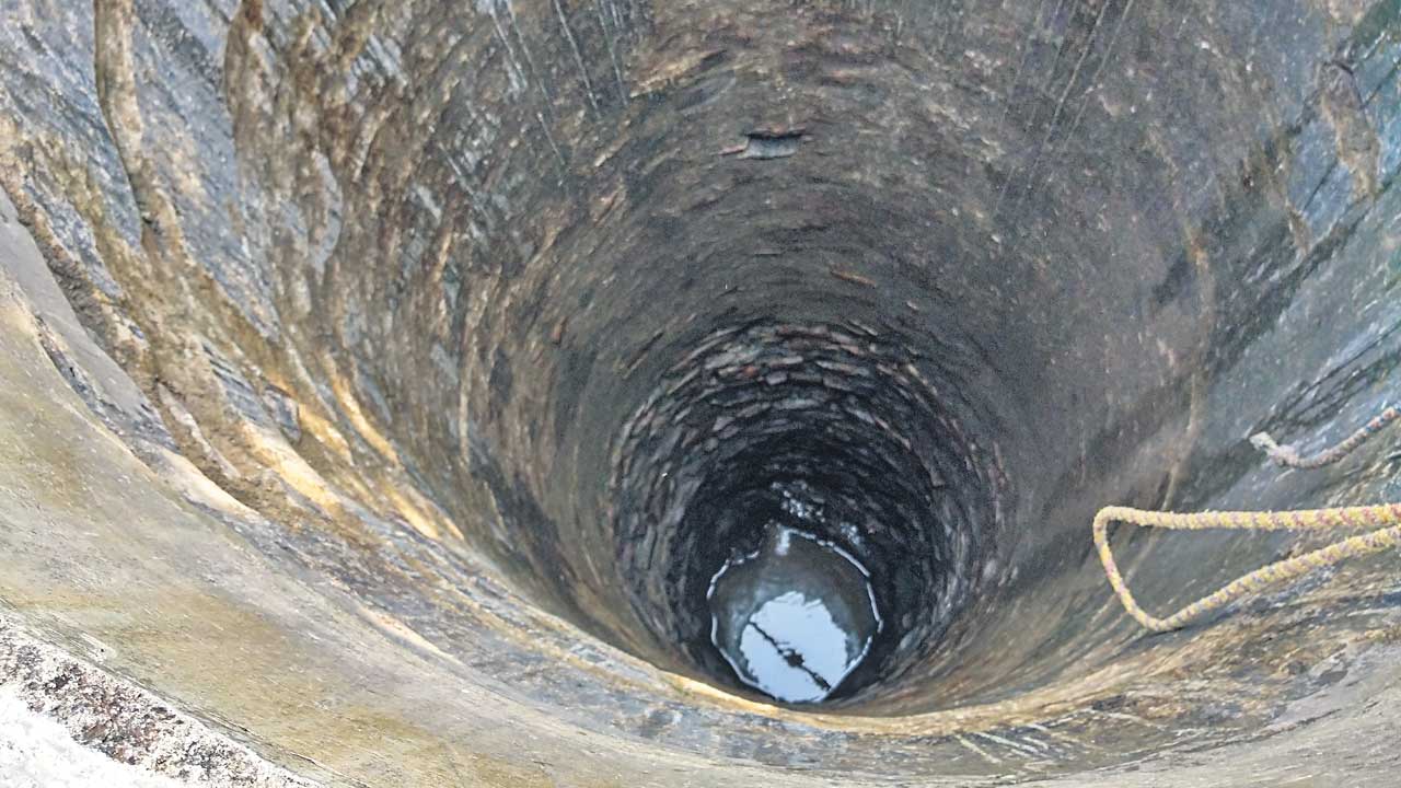 తగ్గుతున్న భూగర్భ జలాలు