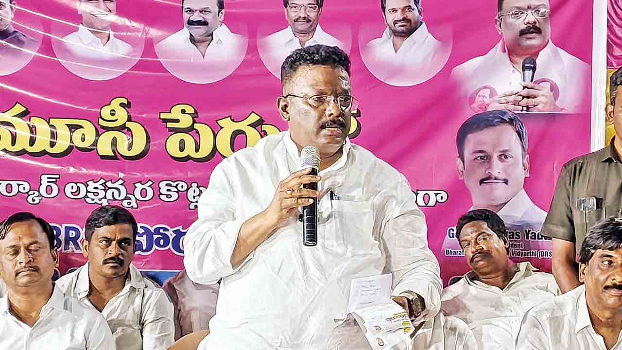 బస్తీల జోలికొస్తే.. తరిమి కొడతాం