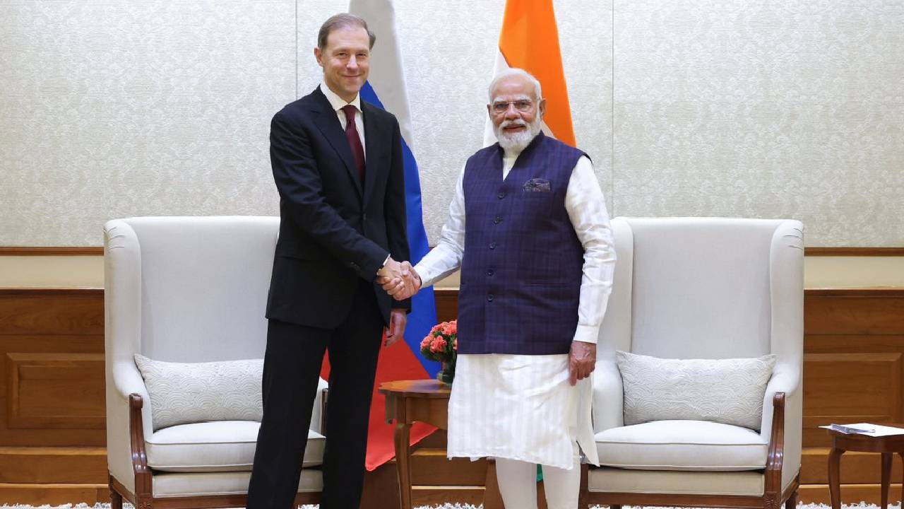 Russia Oil | భారత్‌కు మరింత చమురు సరఫరా.. హామీ ఇచ్చిన రష్యా.. ఇండియాలో రష్యా నేత పర్యటన