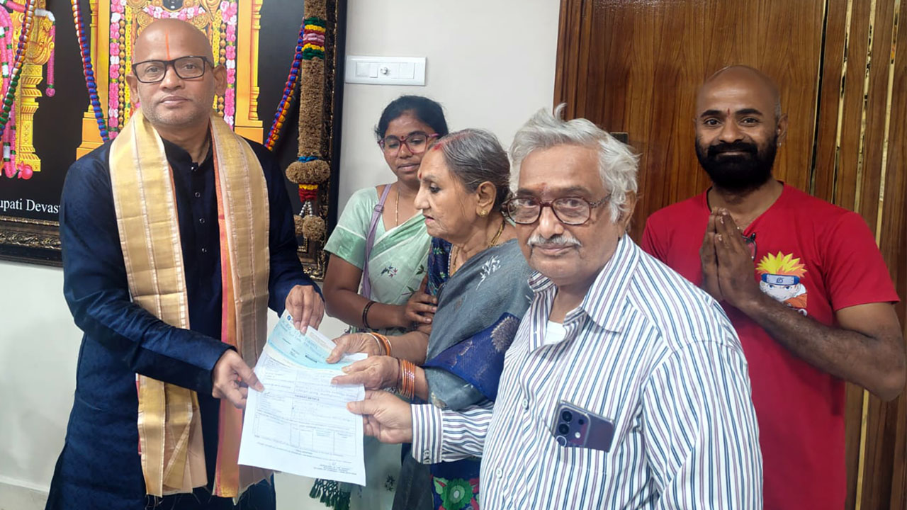 Tirumala | తిరుమలలో పెరగిన భక్తుల రద్దీ.. శిలాతోరణం వరకు క్యూలైన్‌