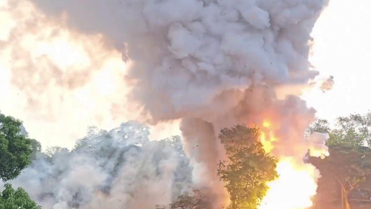 Explotion | ఫైర్‌ క్రాకర్స్‌ ఫ్యాక్టరీలో పేలుడు.. ఆరుగురు దుర్మరణం.. 40 మందికి గాయాలు..!