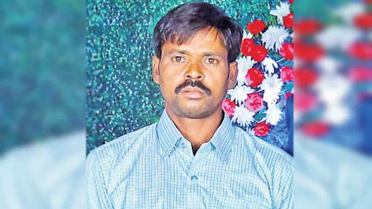 అప్పులబాధతో రైతు ఆత్మహత్య.. మెదక్‌ జిల్లా అక్కన్నపేటలో విషాదం