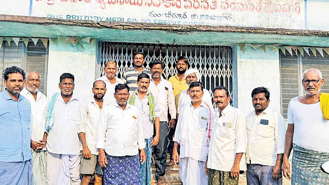 వడ్లు కాంటా పెట్టాలని రైతుల ఆందోళన