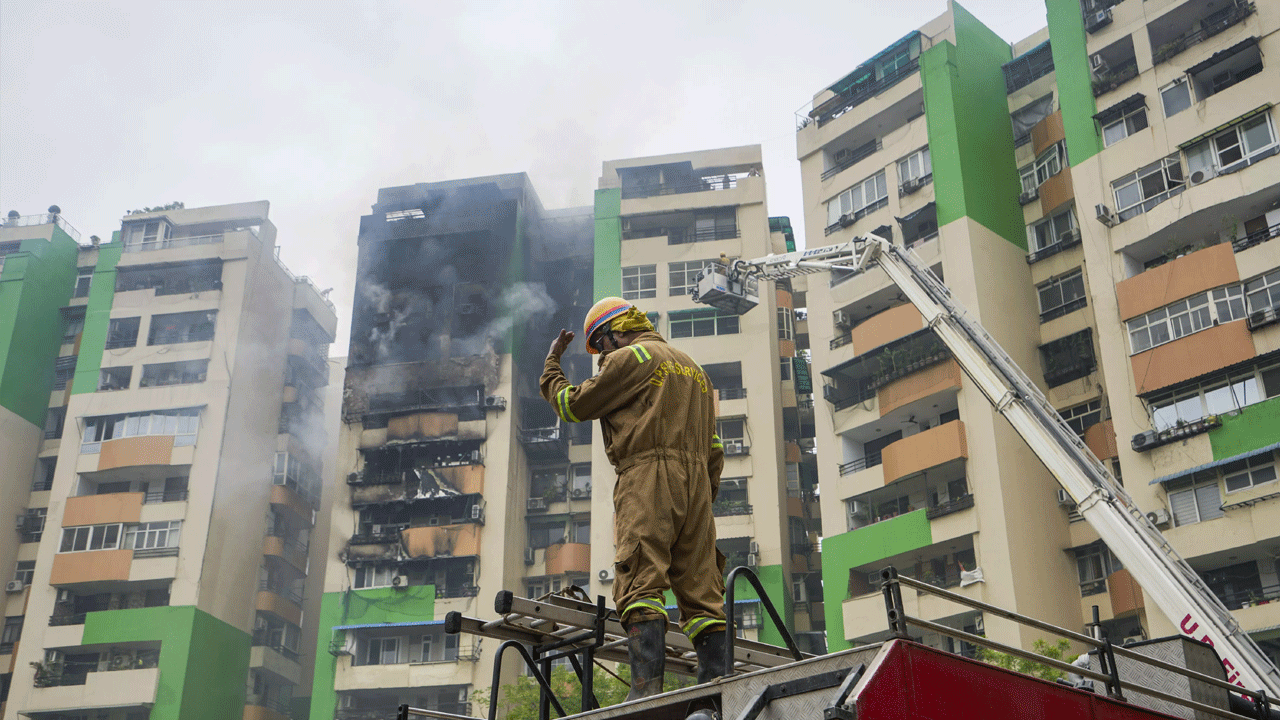 Fire accident | ఘజియాబాద్‌లో భారీ అగ్నిప్రమాదం.. హౌసింగ్‌ సొసైటీ ఫ్లాట్‌లో చెలరేగిన మంటలు