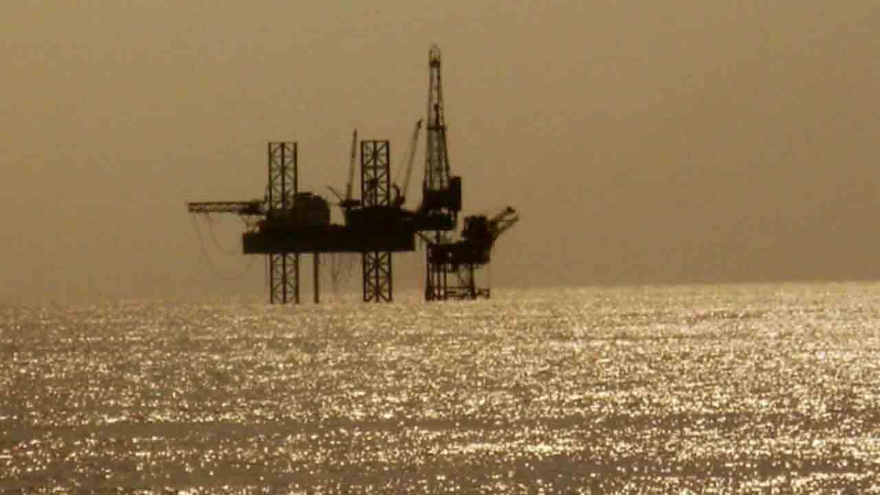 Fire At Offshore Oil Field | ఆఫ్‌షోర్ చమురు క్షేత్రంలో అగ్నిప్రమాదం.. పది   మందికి గాయాలు