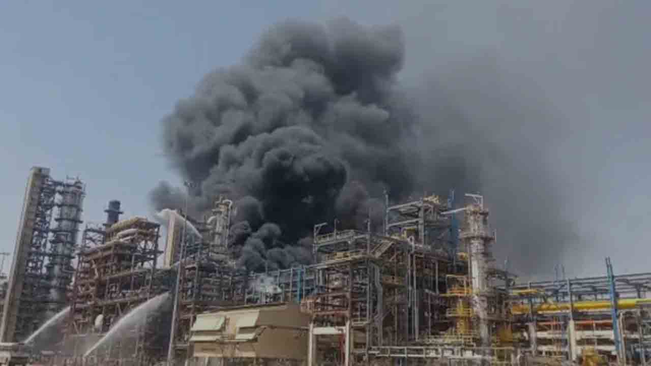 Fire At Rajasthan Refinery | ప్రధాని మోదీ ప్రారంభోత్సవానికి ముందు రోజు.. రిఫైనరీలో భారీ అగ్నిప్రమాదం