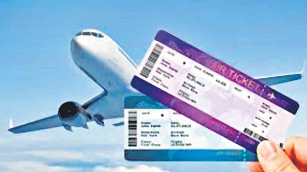విమాన చార్జీలకు రెక్కలు.. ఇంధన ధరలు భగ్గుమనడం వల్లనే