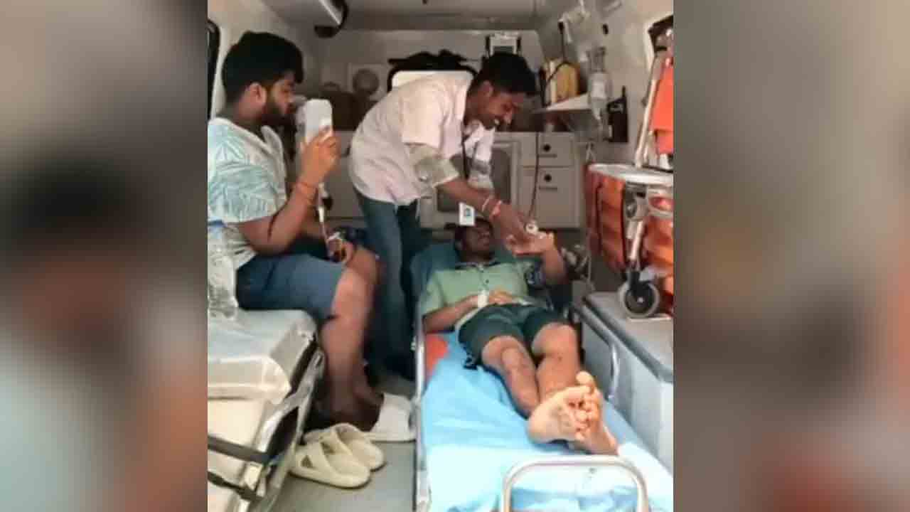 Food Poison | గిరిజిన ఆశ్రమ పాఠశాలలో ఫుడ్‌ పాయిజన్‌