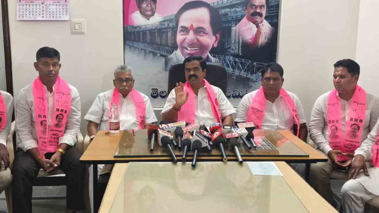 మంత్రి గారూ.. నోరు అదుపులో పెట్టుకోండి