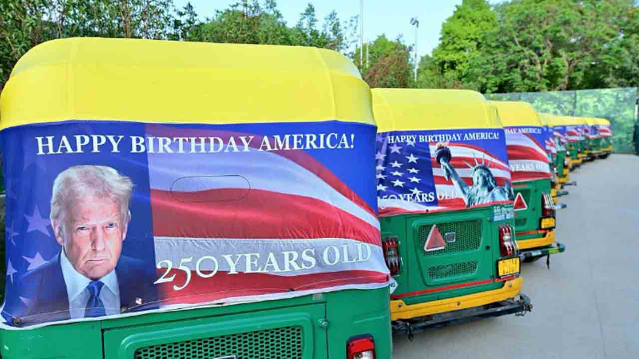 US Freedom 250 | అమెరికా ‘ఫ్రీడమ్‌ 250’ పోస్టర్లతో ఆటోలు.. ఆవిష్కరించిన   అమెరికా రాయబారి, నెటిజన్లు ప్రశ్నలు