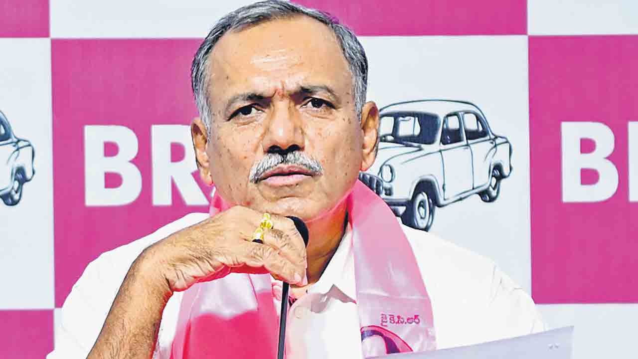 ఆర్టిజన్లపై సర్కార్‌ కక్ష సాధింపు.. డిస్మిస్‌ చేస్తామని బెదిరించడం దుర్మార్గం : గండ్ర వెంకటరమణారెడ్డి