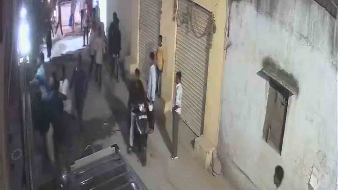 Ganja Batch | గంజాయి మత్తులో యువకులు ఏం చేశారో తెలుసా..?