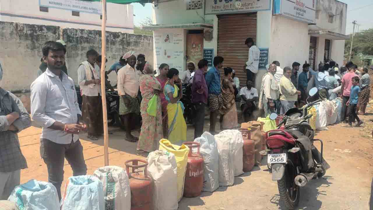 తీరని గ్యాస్‌ కష్టాలు