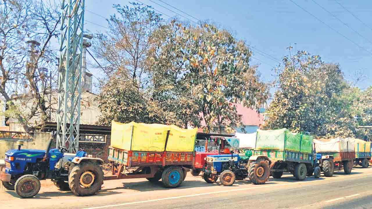 మిర్యాలగూడలో మిల్లర్లతో ఎమ్మెల్యేతో భేటీ.. ధాన్యం ధర ఢమాల్‌!