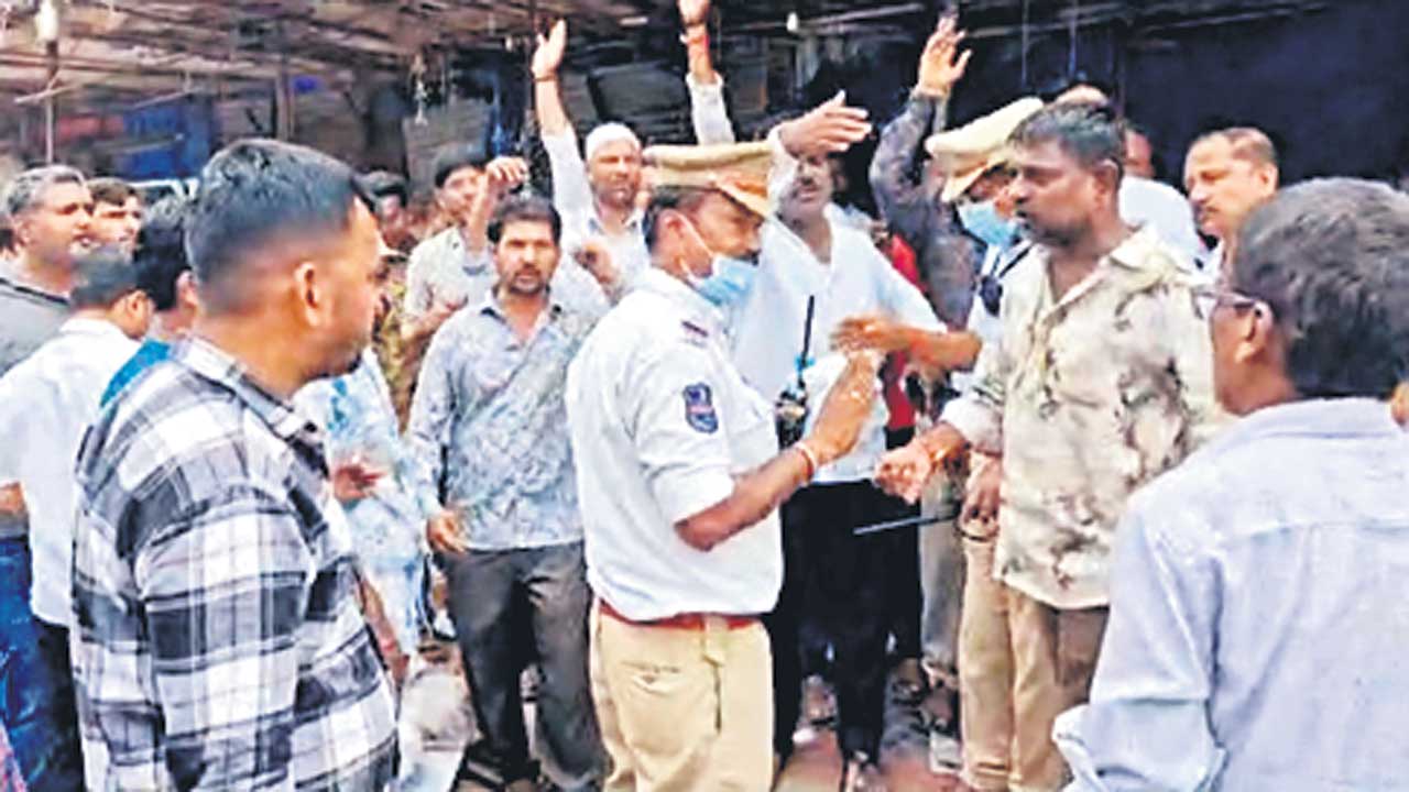 పెల్లుబికిన ప్రజాగ్రహం